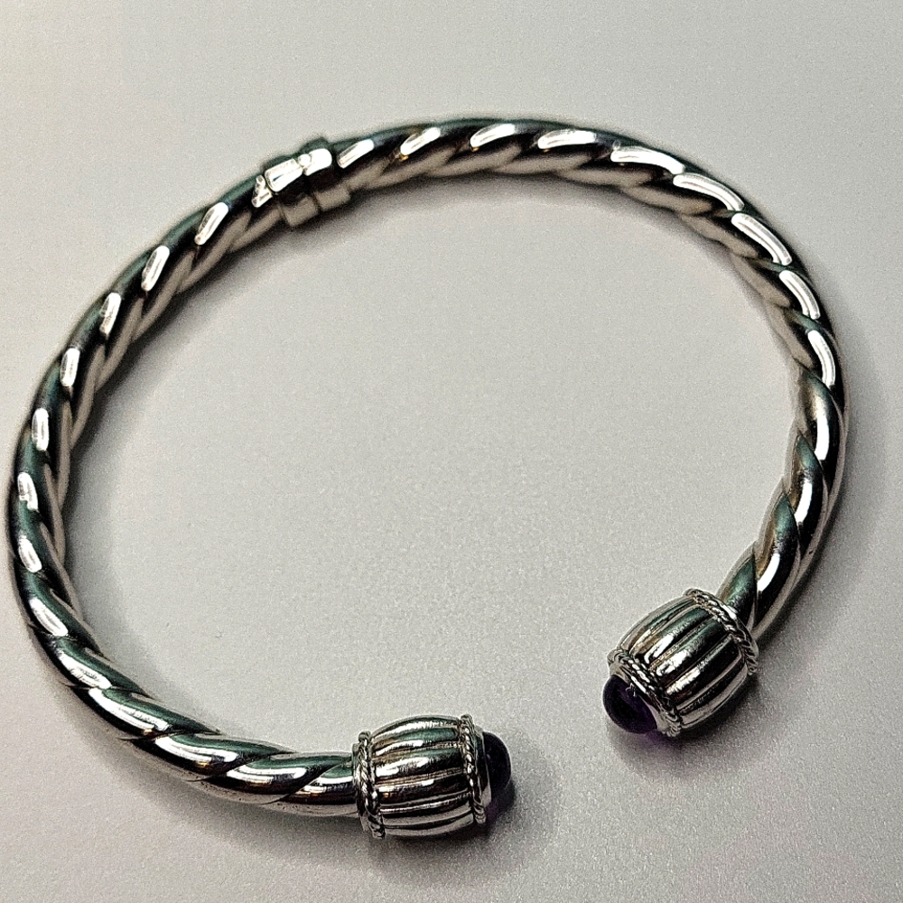 Twisted Hinge - image 4